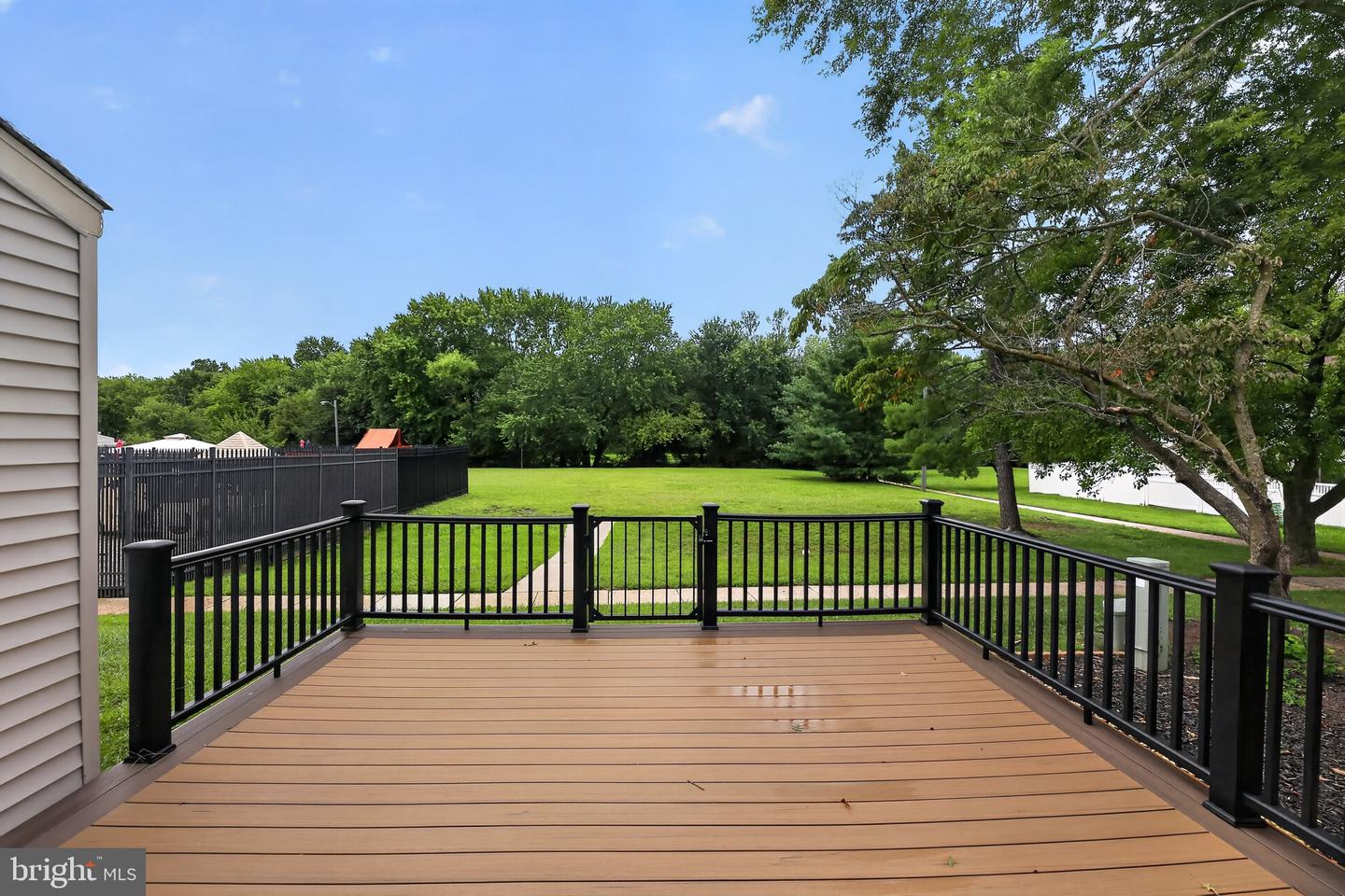 218 Deerpark Ct Property Photo 5