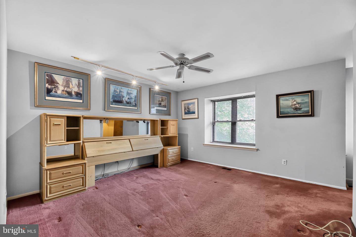 218 Deerpark Ct Property Photo 10