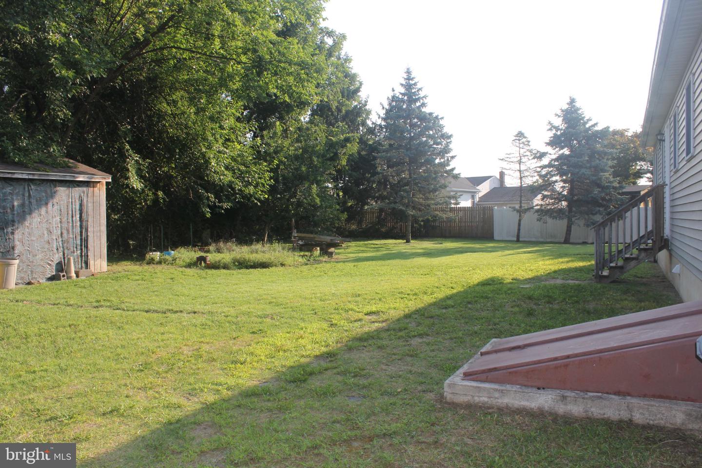 97 Hendrickson Ave Property Photo 10