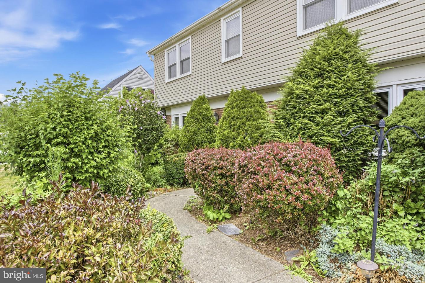 10 Galton Ln Property Photo 3