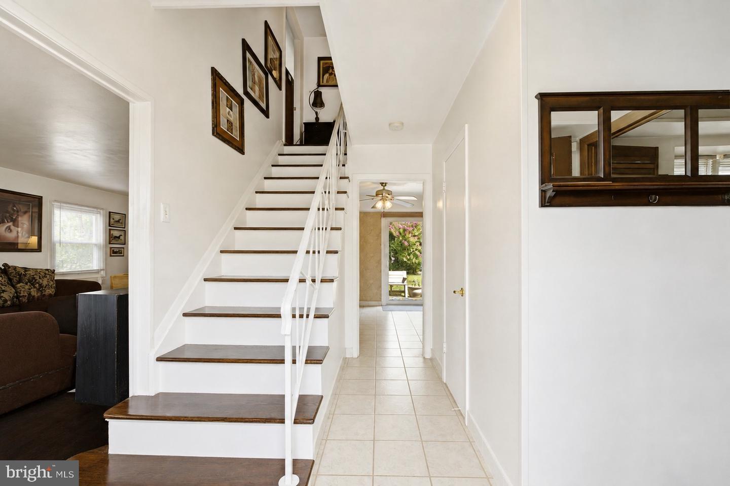 10 Galton Ln Property Photo 4