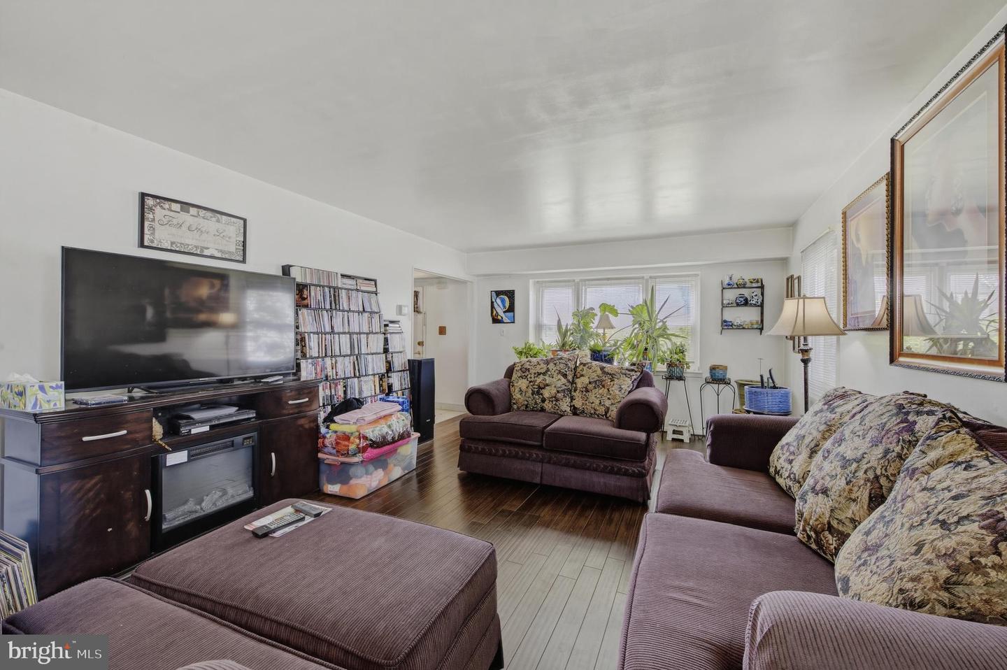 10 Galton Ln Property Photo 5