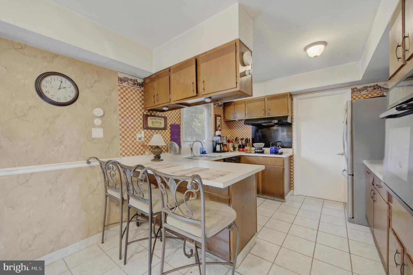 10 Galton Ln Property Photo 8