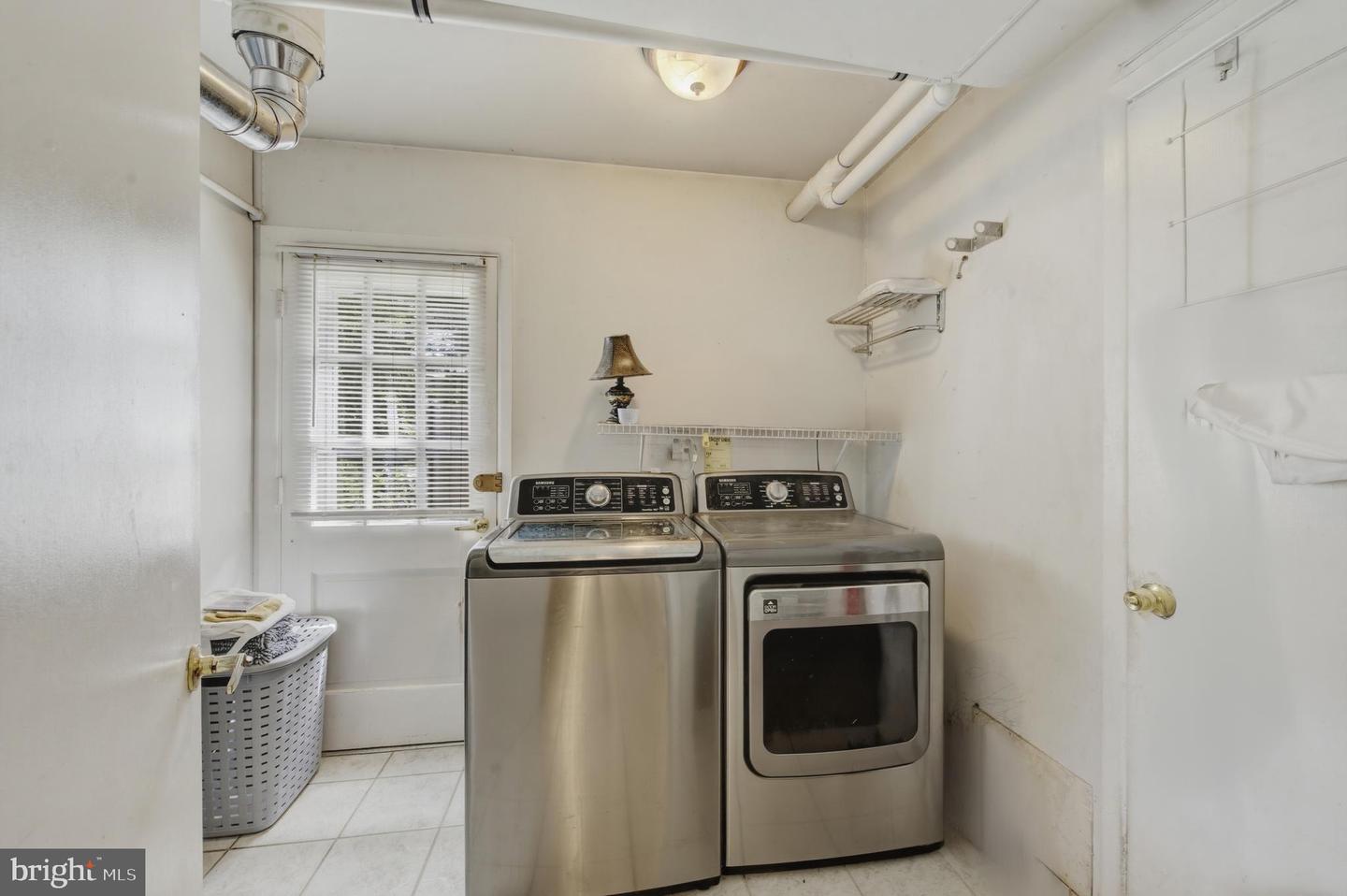 10 Galton Ln Property Photo 21