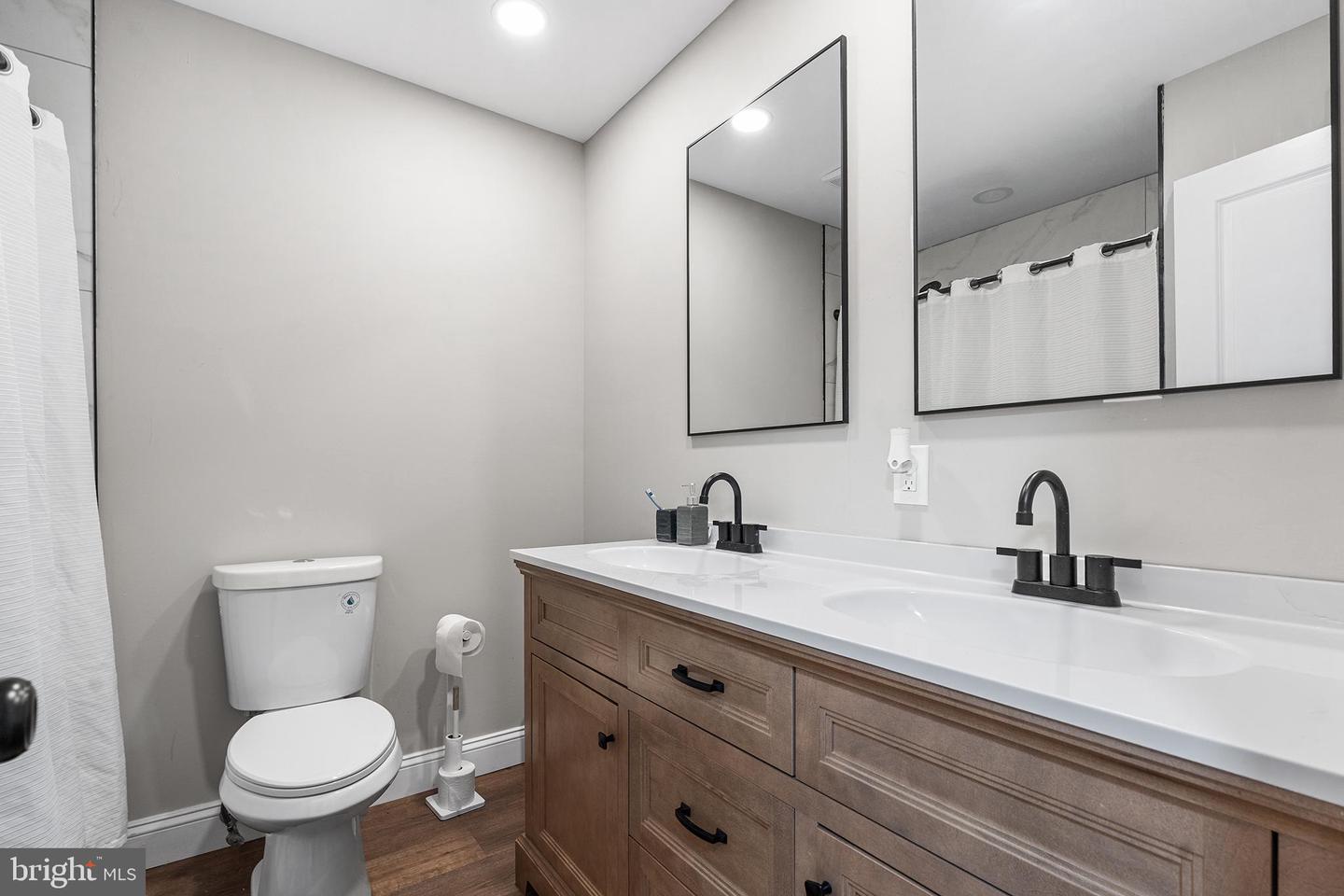 57 Eastbrook Ln Property Photo 25