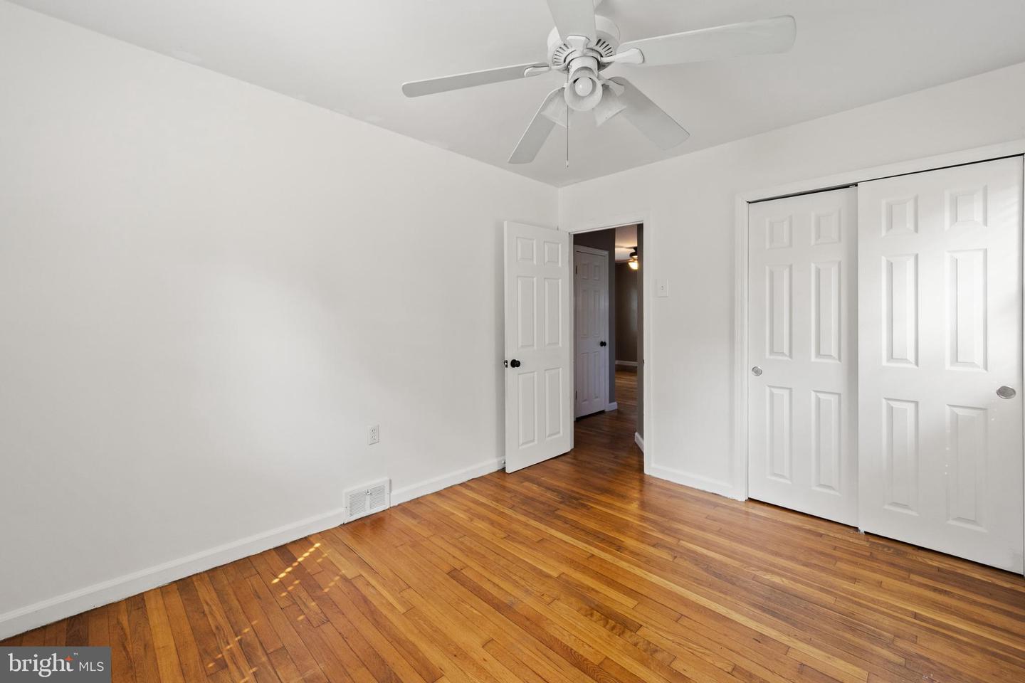 421 Arch St Property Photo 9