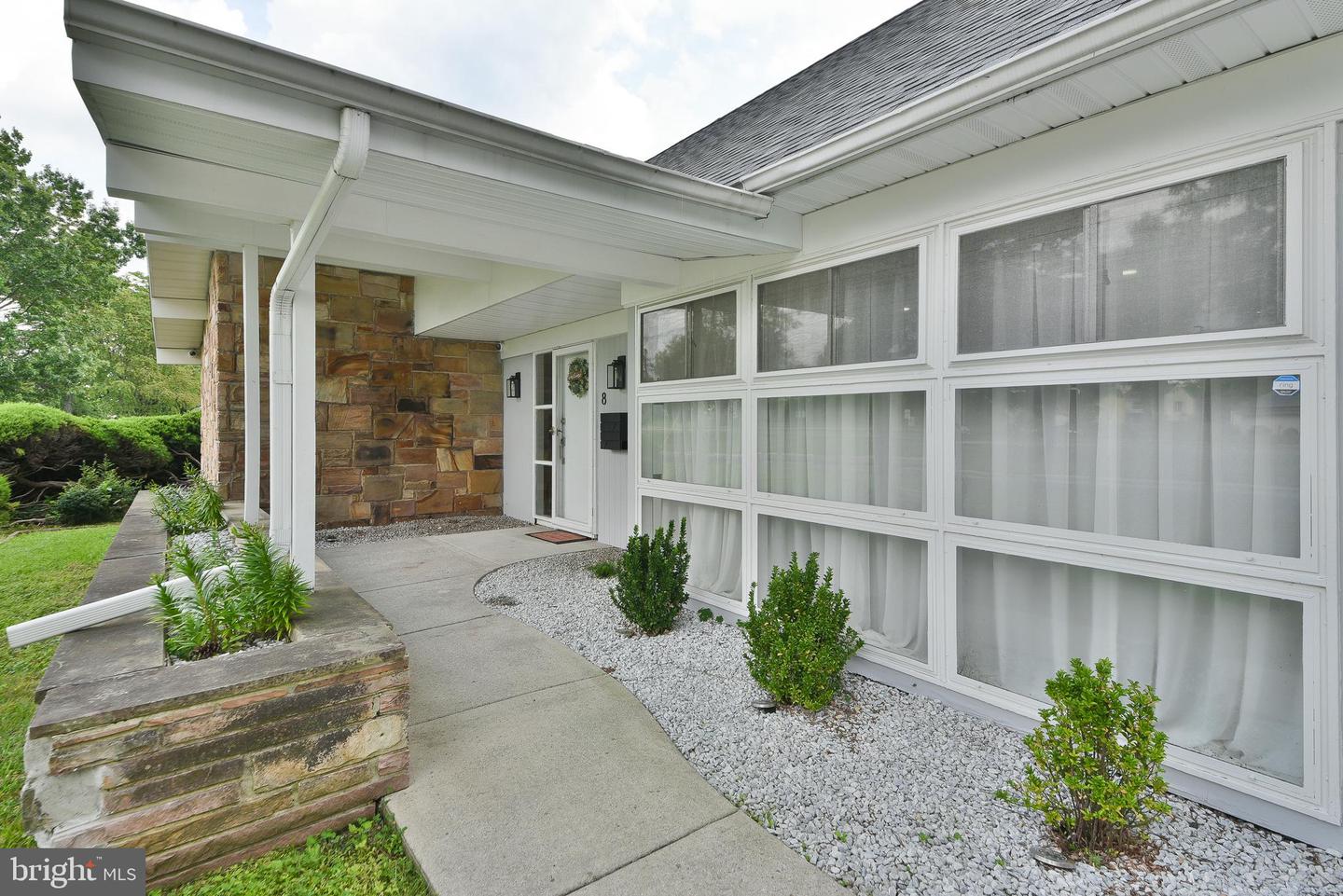 8 Windover Ln Property Photo 5