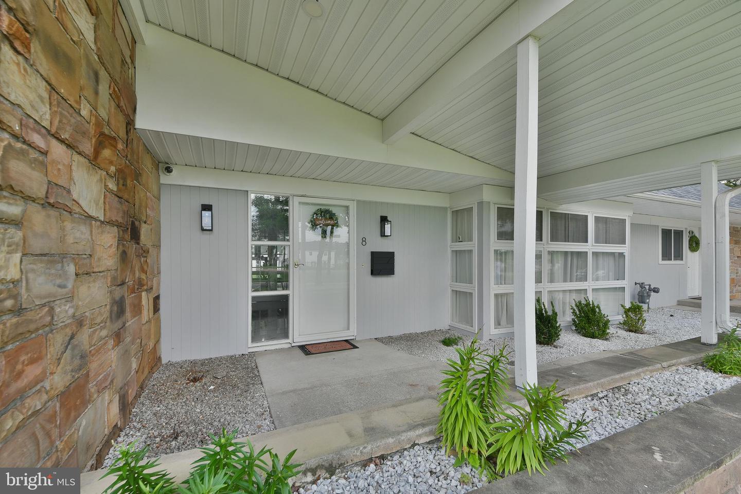8 Windover Ln Property Photo 6