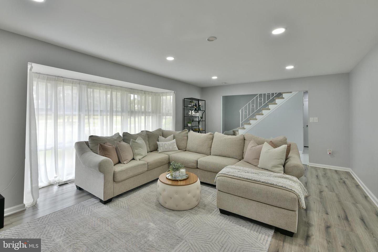 8 Windover Ln Property Photo 11