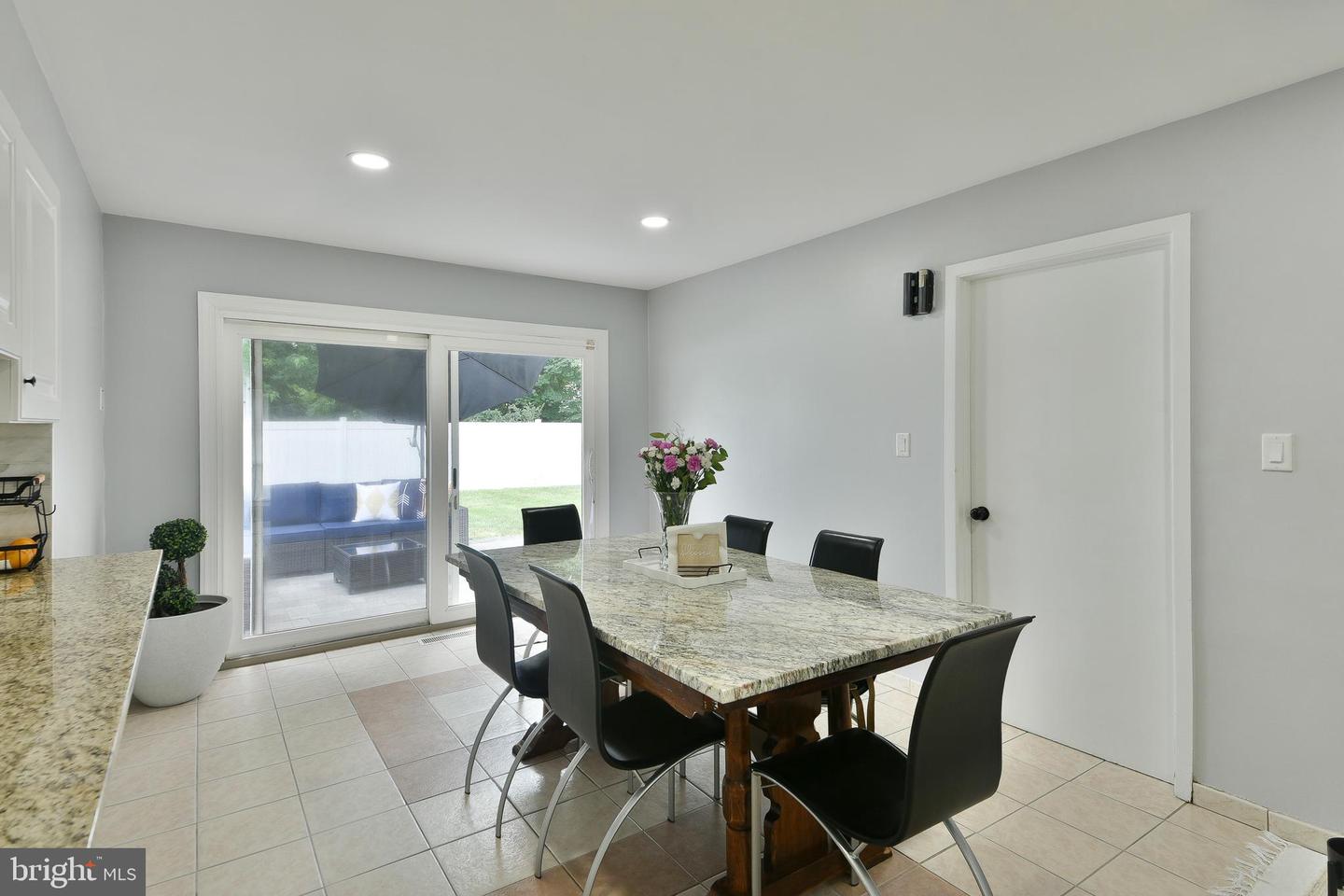8 Windover Ln Property Photo 16