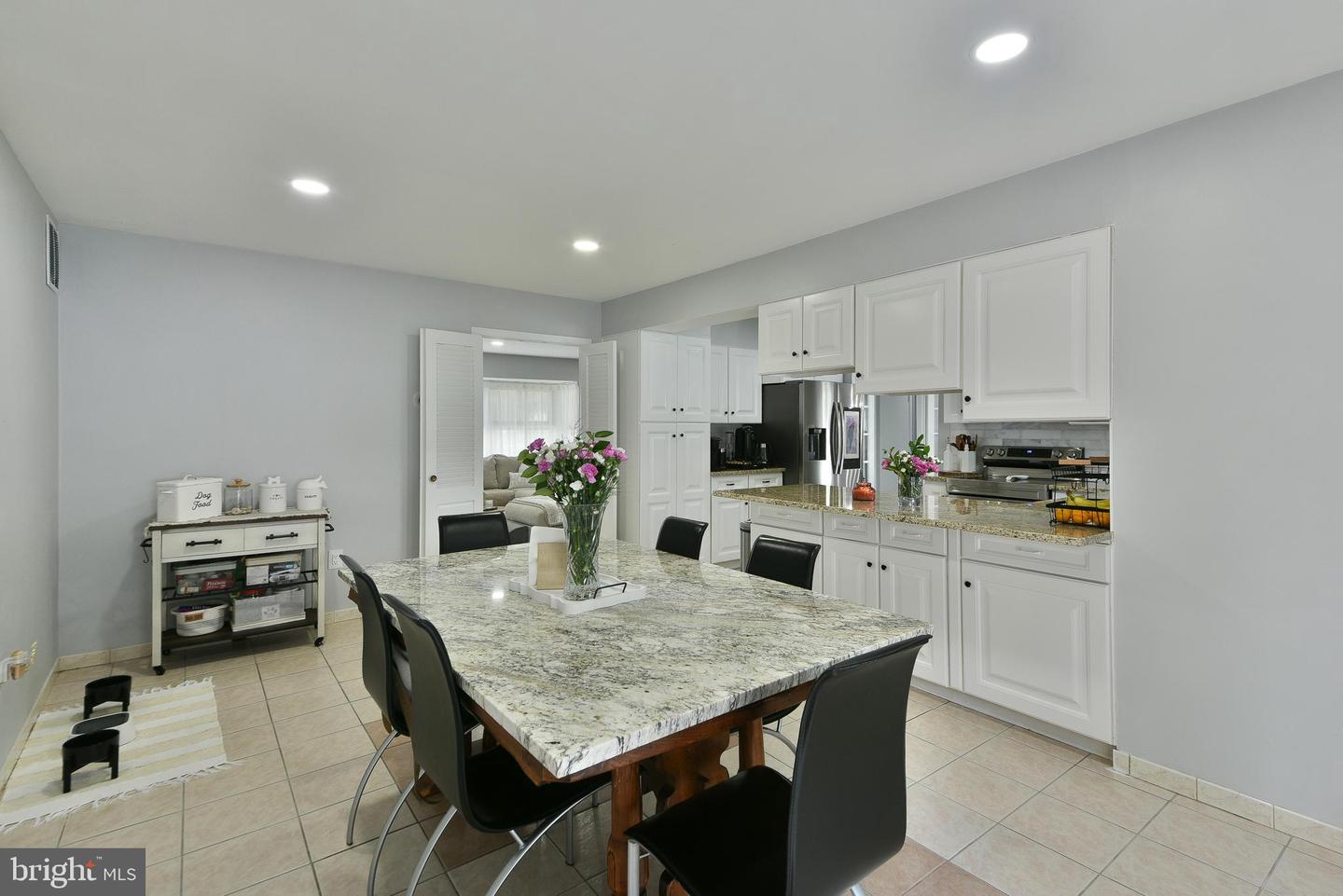 8 Windover Ln Property Photo 17