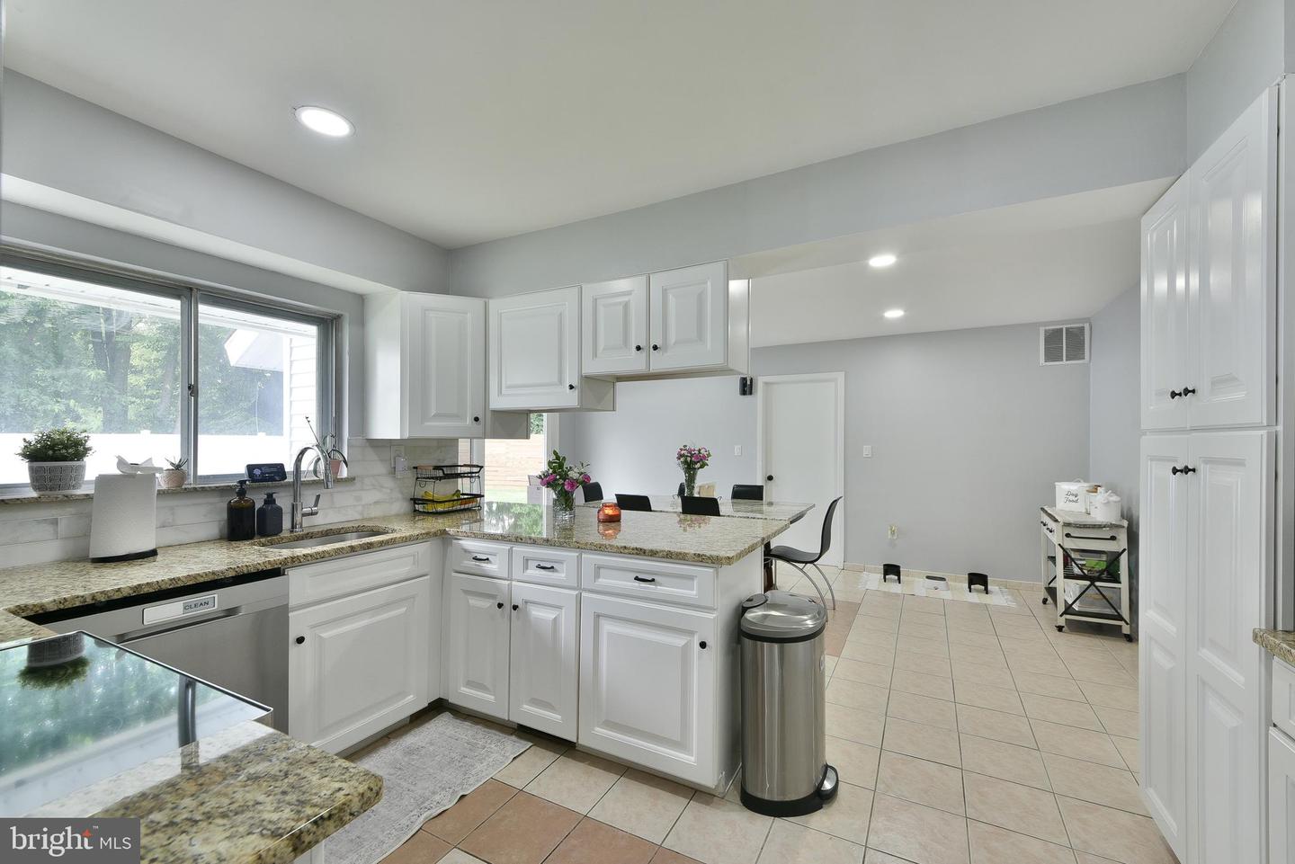 8 Windover Ln Property Photo 21