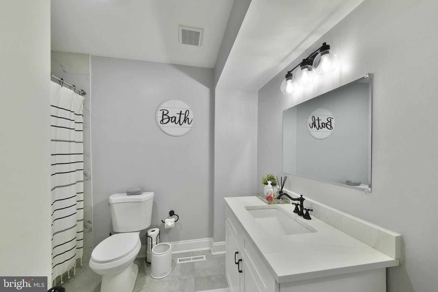 8 Windover Ln Property Photo 24
