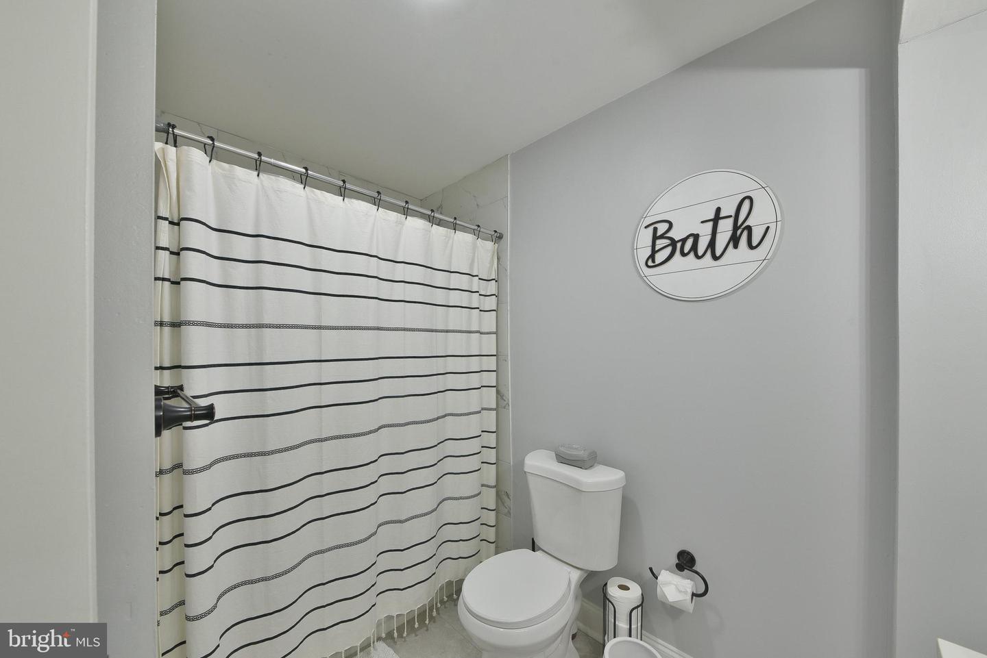 8 Windover Ln Property Photo 25