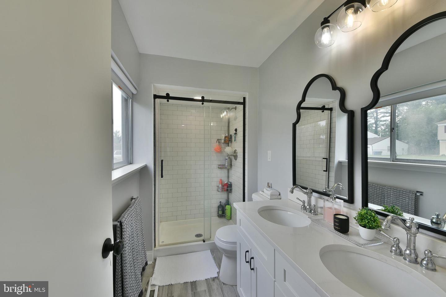 8 Windover Ln Property Photo 29