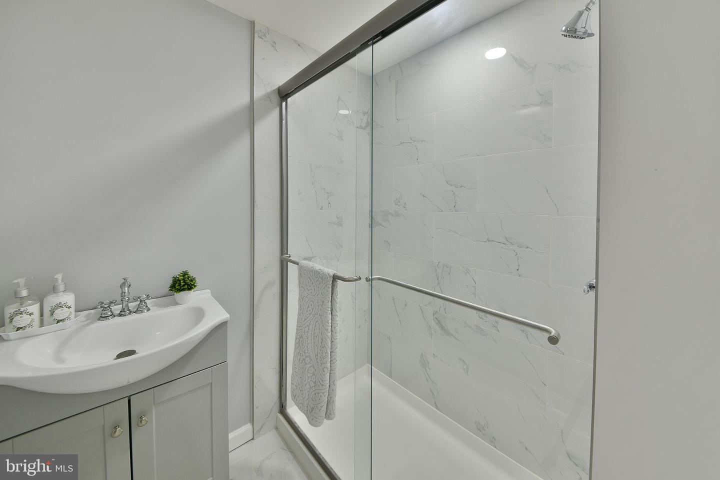 8 Windover Ln Property Photo 37