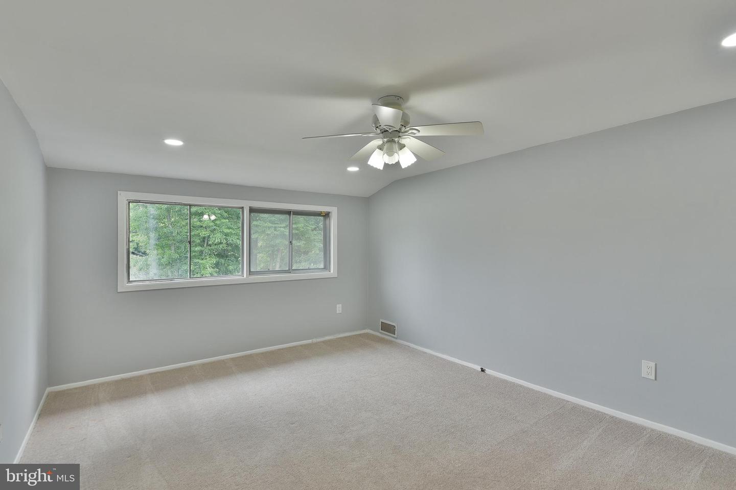 8 Windover Ln Property Photo 44