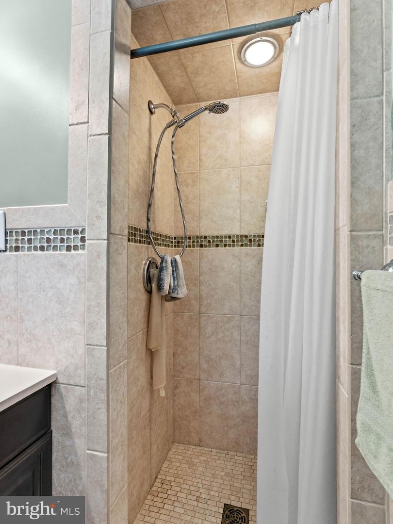 2212 Chestnut Hill Dr Property Photo 19
