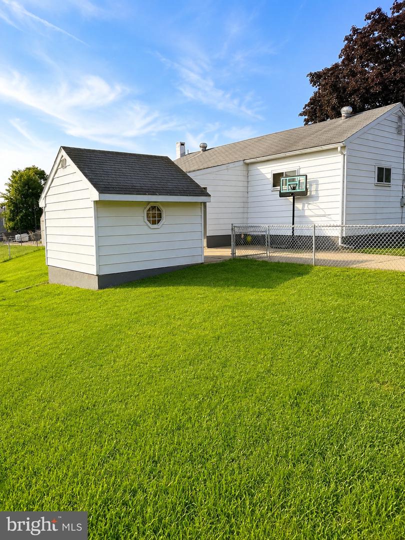 203 Bailey Ave Property Photo 30