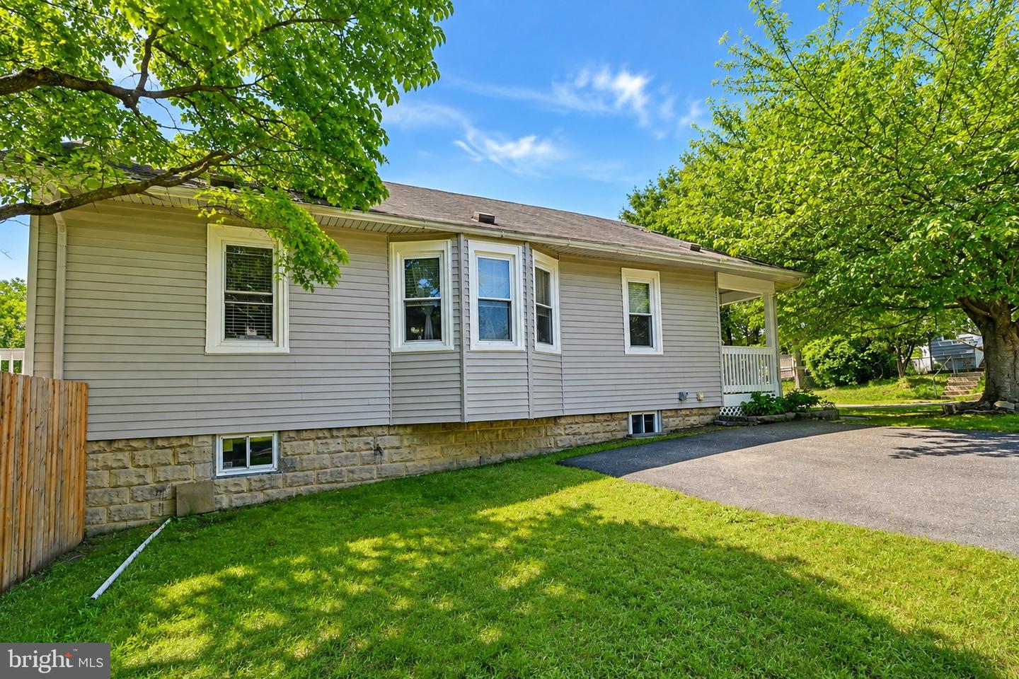 103 S Cedar Ave Property Photo 3