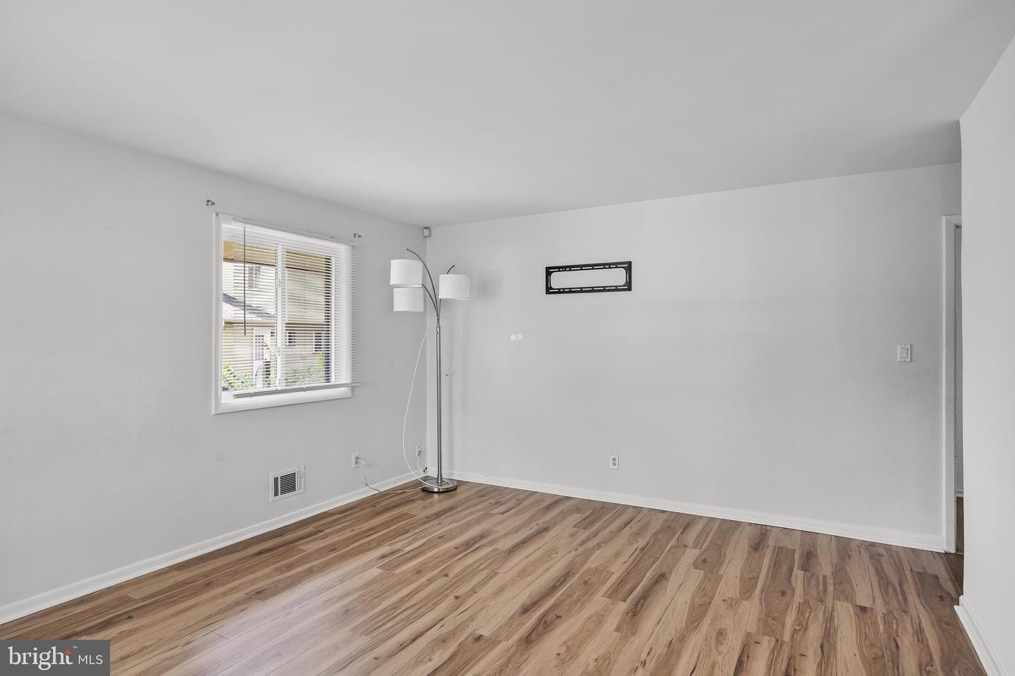 32 Larkin Rd Property Photo 6