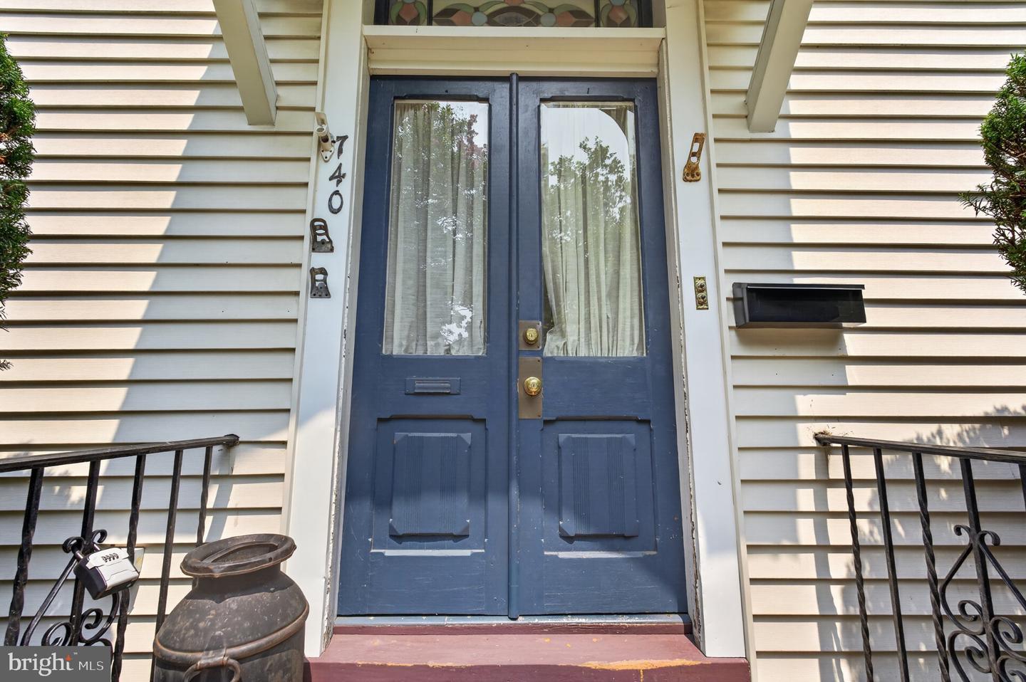 740 Morgan Ave Property Photo 2