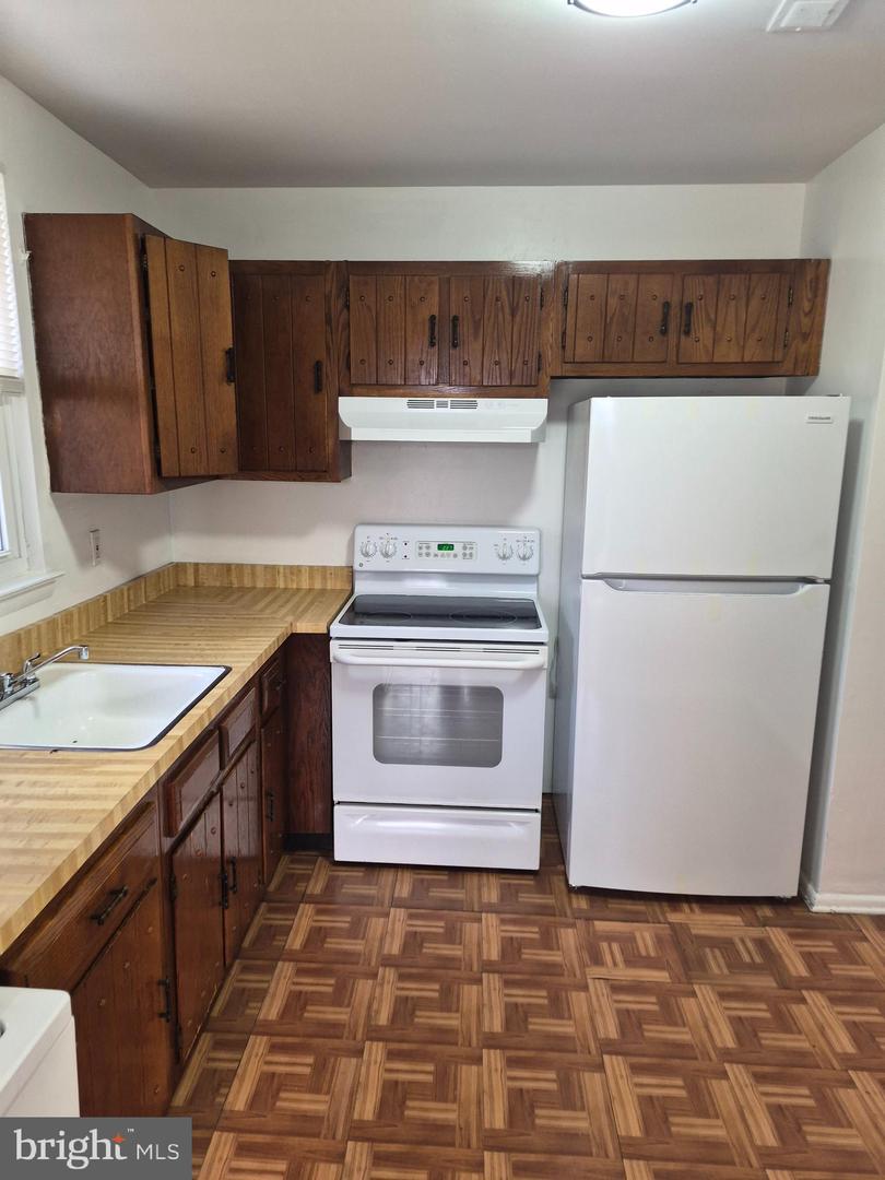 34--8 Florence Tollgate Pl Property Photo 4