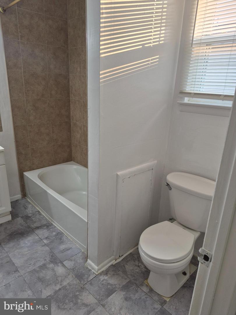 34--8 Florence Tollgate Pl Property Photo 6