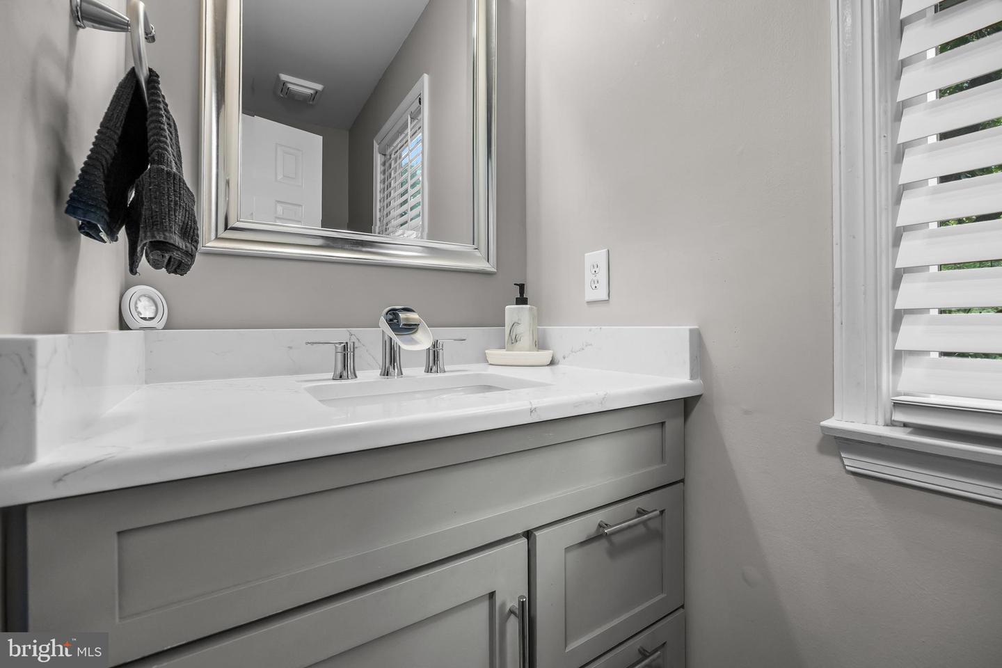 228 Quakerbridge Ct Property Photo 17