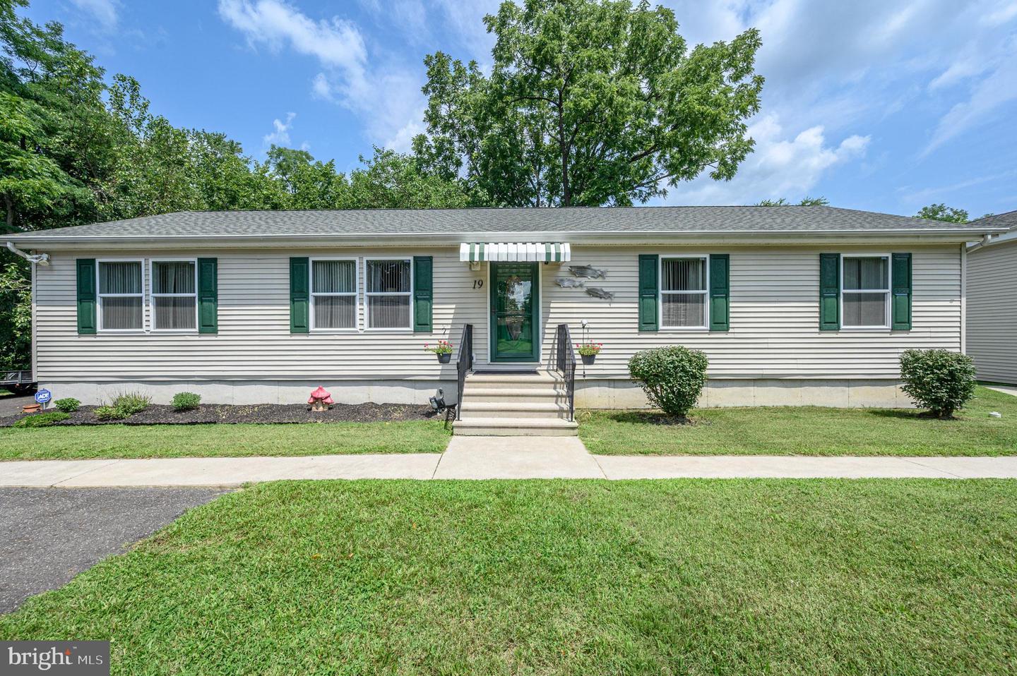 19 Indian Trl Property Photo 2