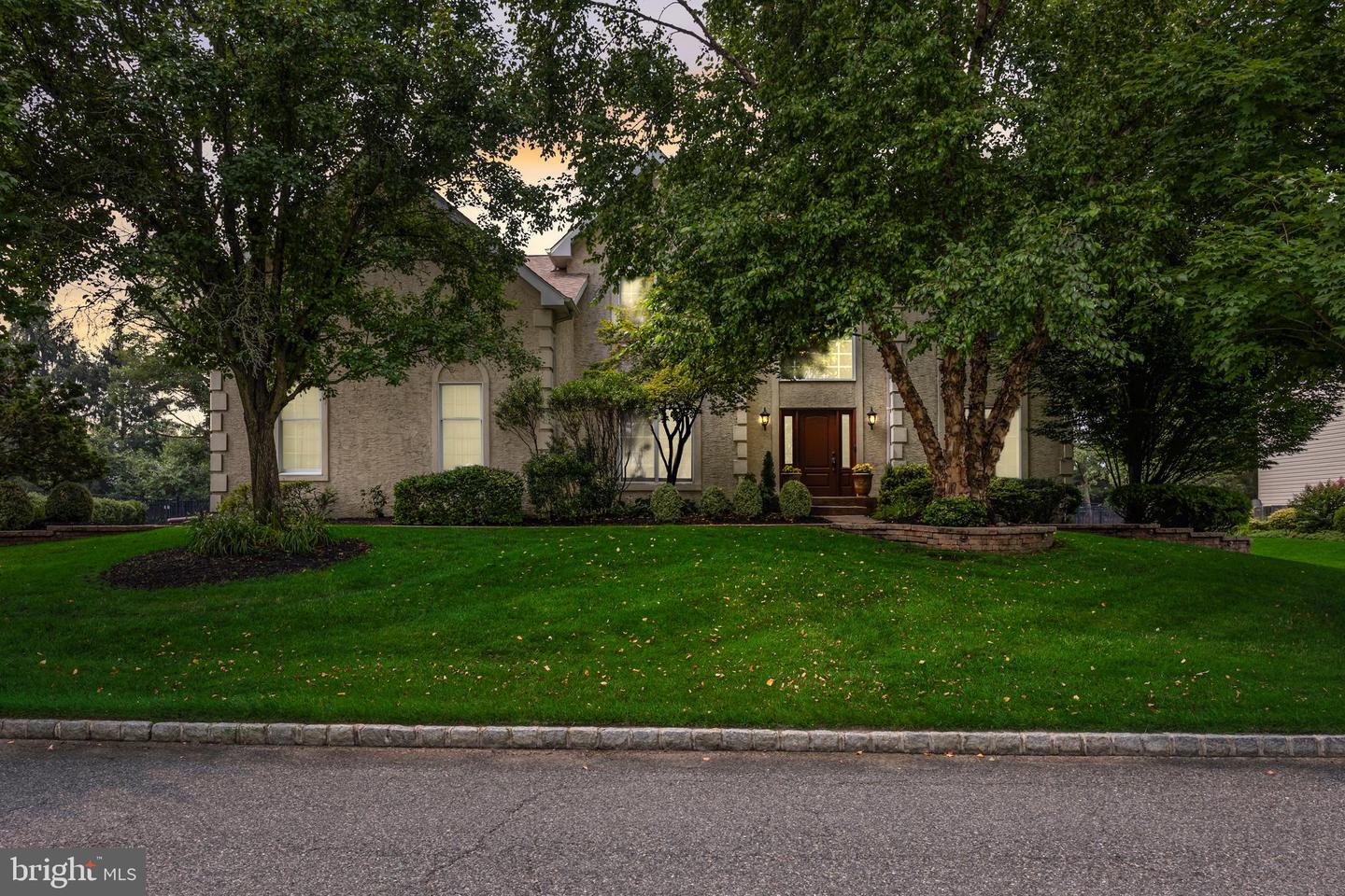 144 Country Club Dr Property Photo 1