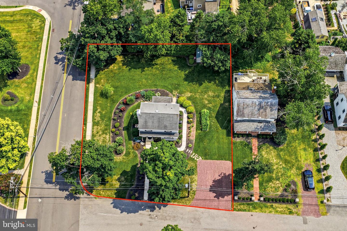 340 Madison Ave Property Photo 4