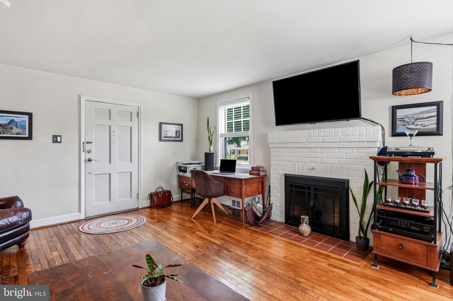 340 Madison Ave Property Photo 8