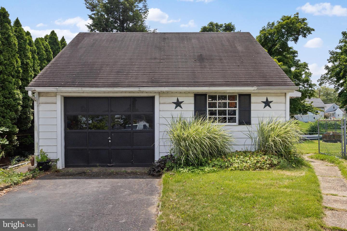 1140 Emerick Ave Property Photo 43