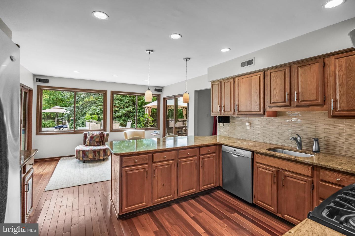 5 Glen Lake Dr Property Photo 18
