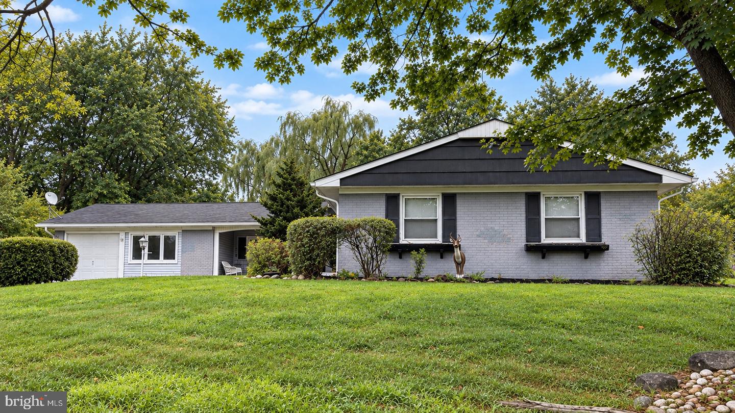 68 Thornhill Ln Property Photo 1