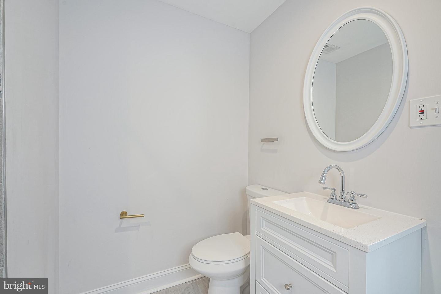 8 Lakeside Dr Property Photo 21