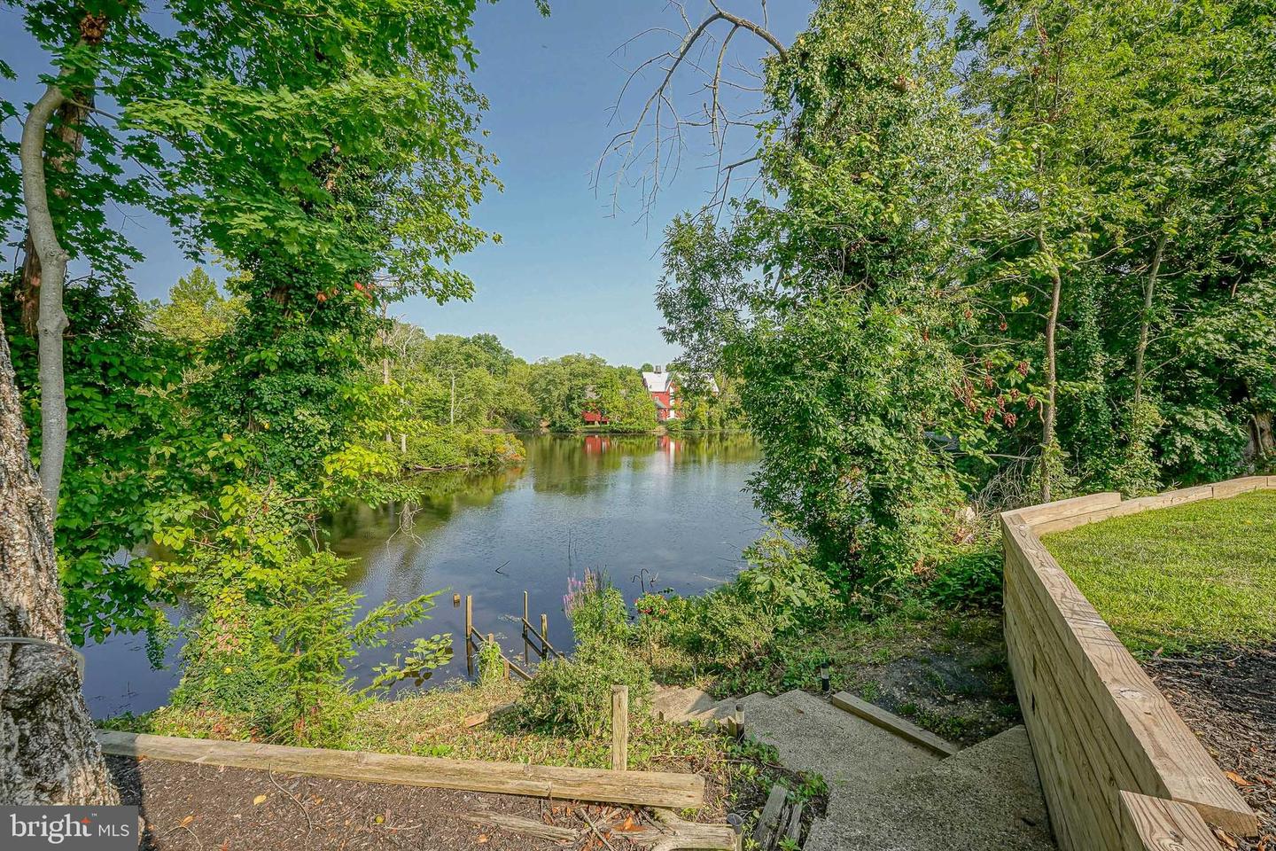 8 Lakeside Dr Property Photo 25