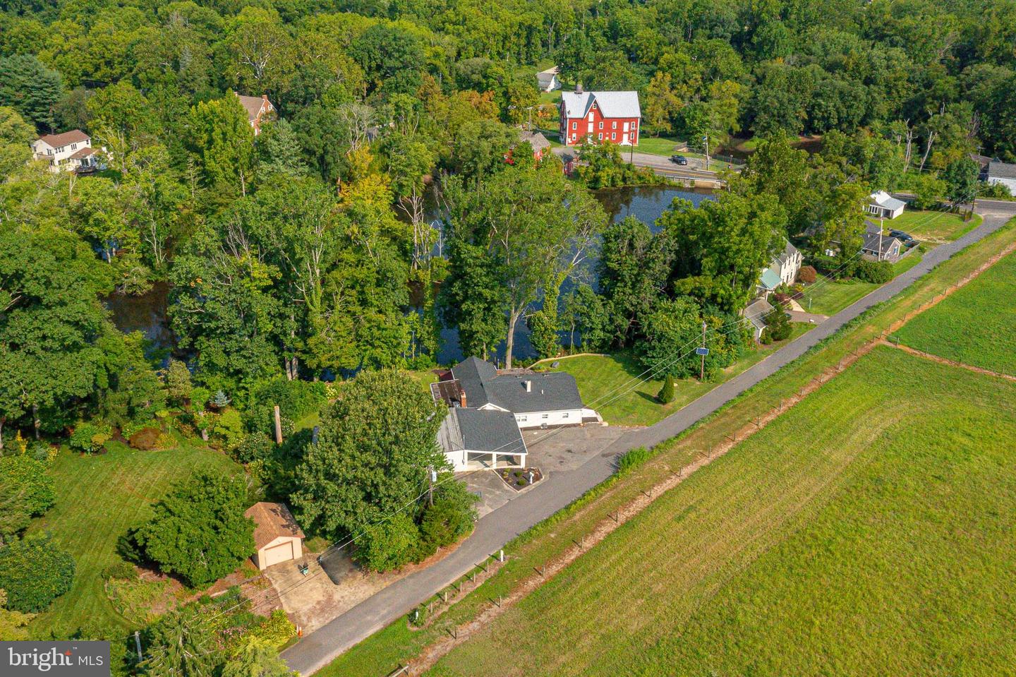 8 Lakeside Dr Property Photo 34