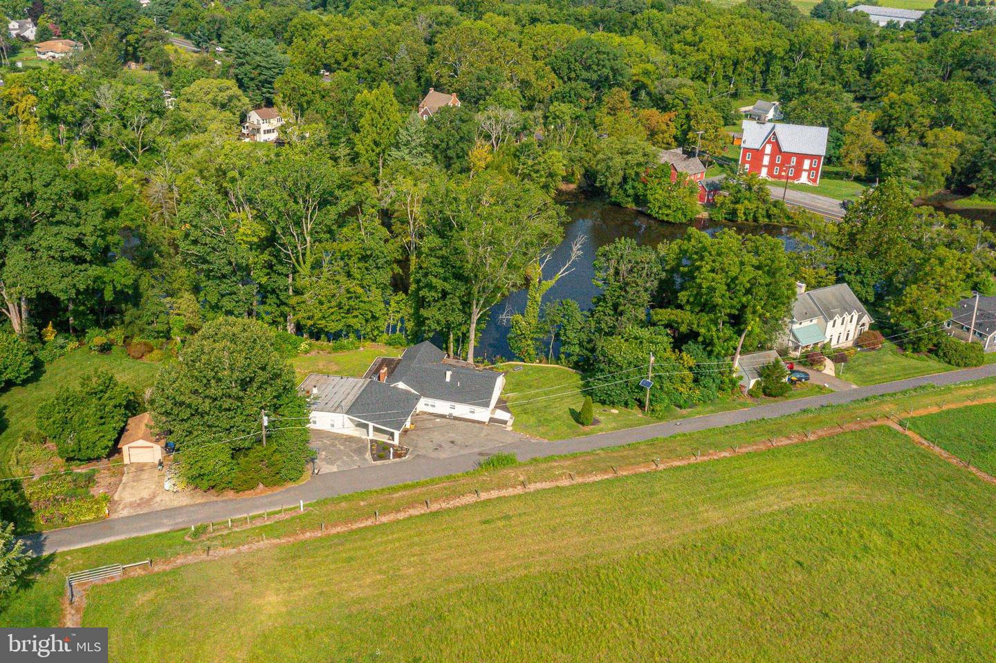 8 Lakeside Dr Property Photo 35