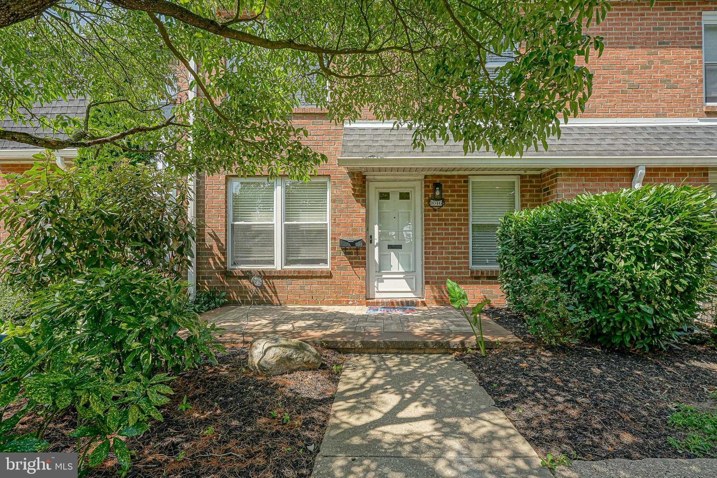 1046 Harbour Dr #1046 Property Photo 2