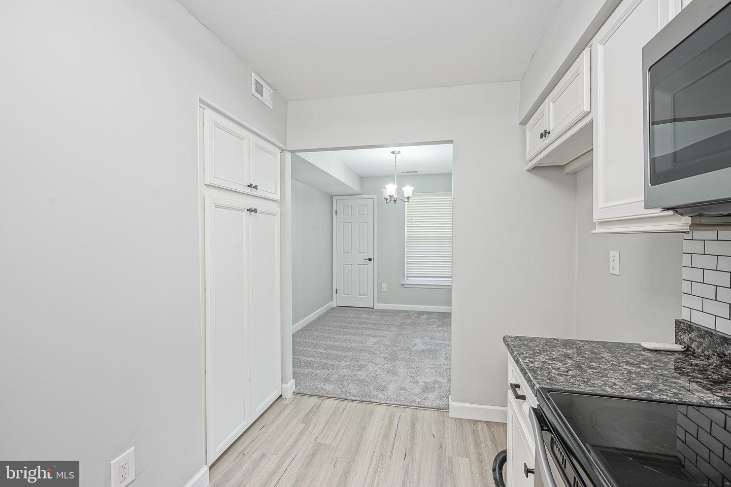1046 Harbour Dr #1046 Property Photo 6