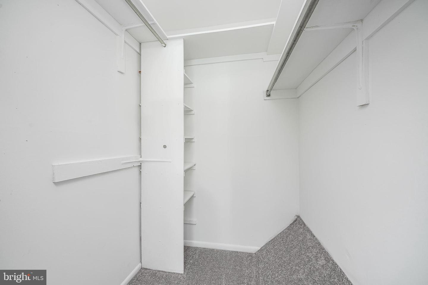 1046 Harbour Dr #1046 Property Photo 7
