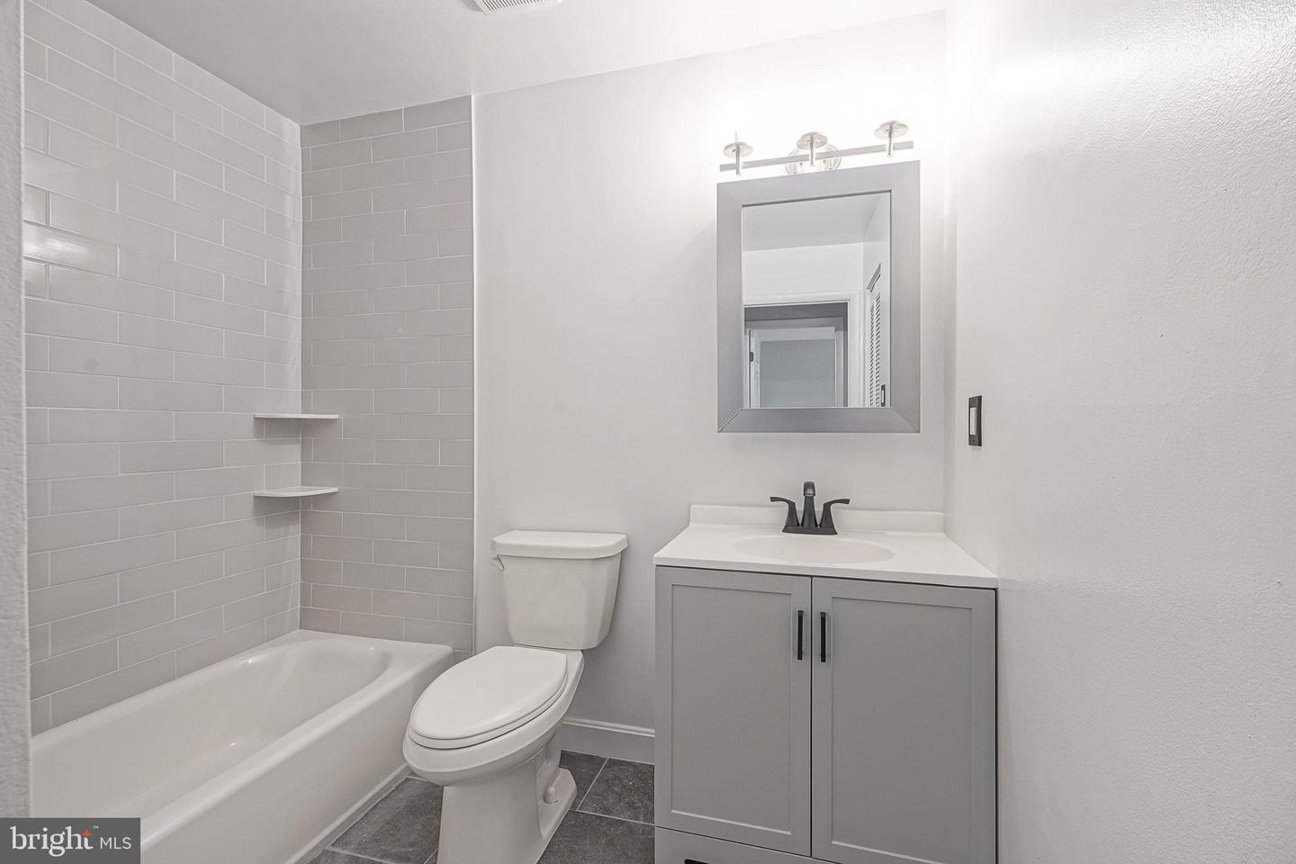 1046 Harbour Dr #1046 Property Photo 16