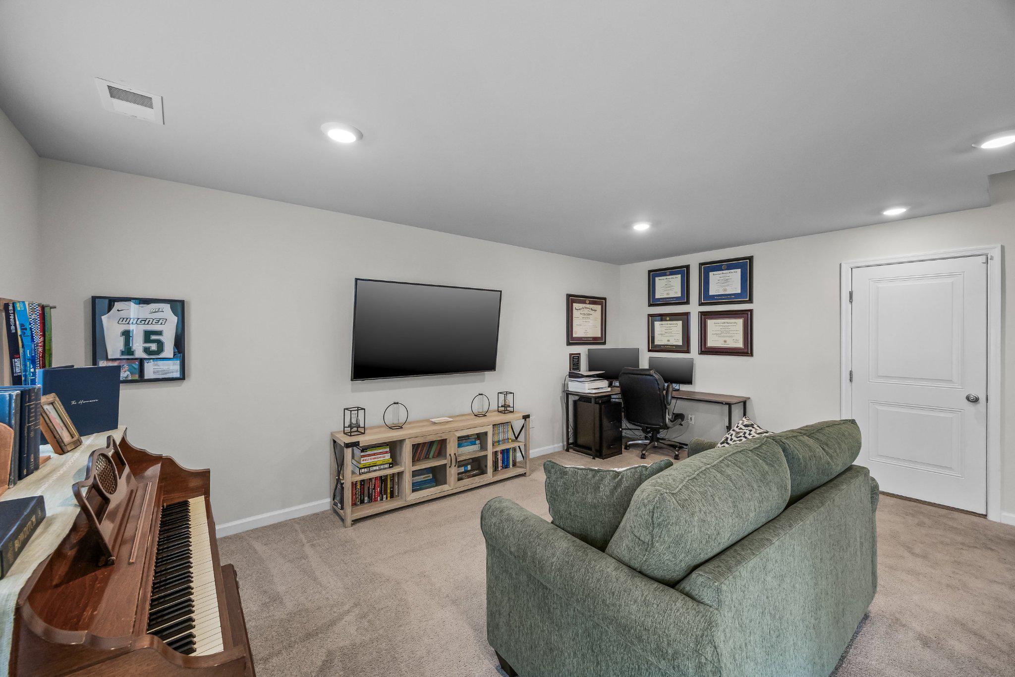 6 Cardinal Way Property Photo 30