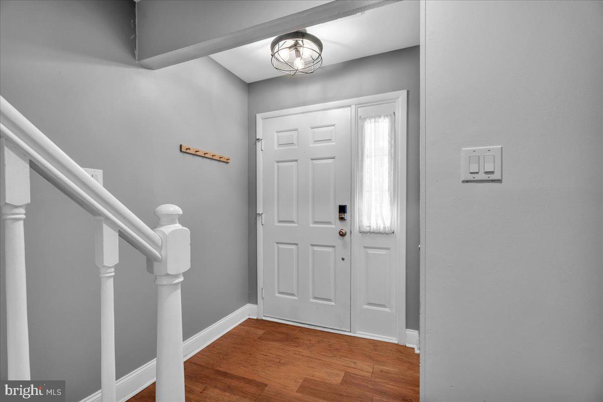 166 Stratton Ln Property Photo 3