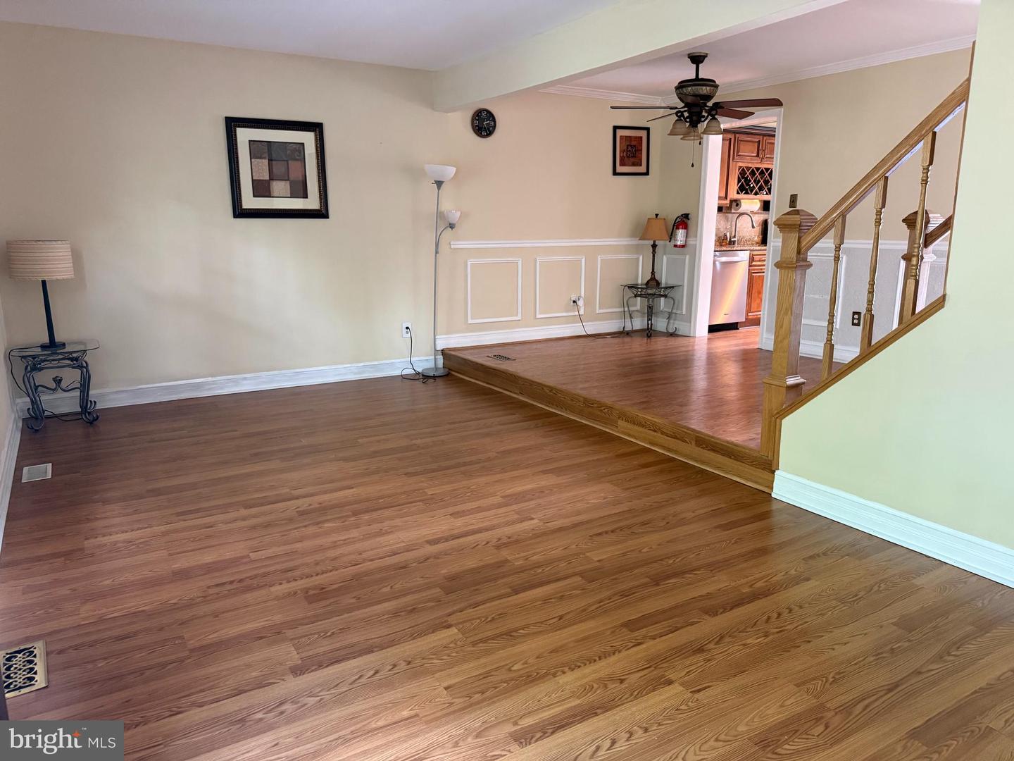1003 Mulberry Ct Property Photo 3