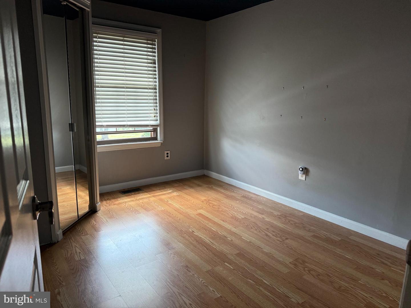 1003 Mulberry Ct Property Photo 5