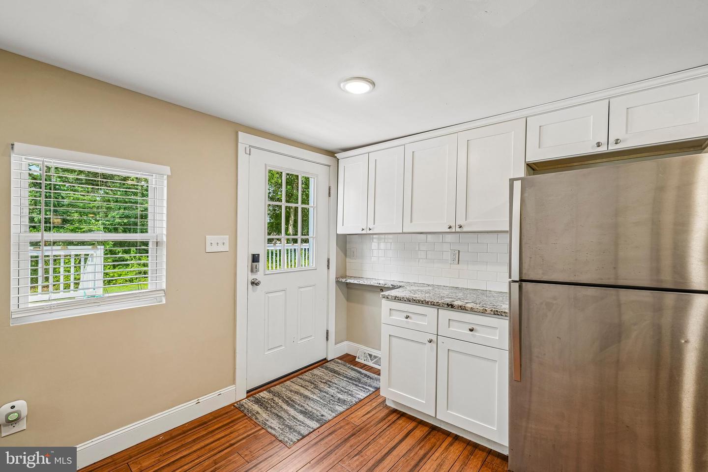 10 Maple Ln Property Photo 16