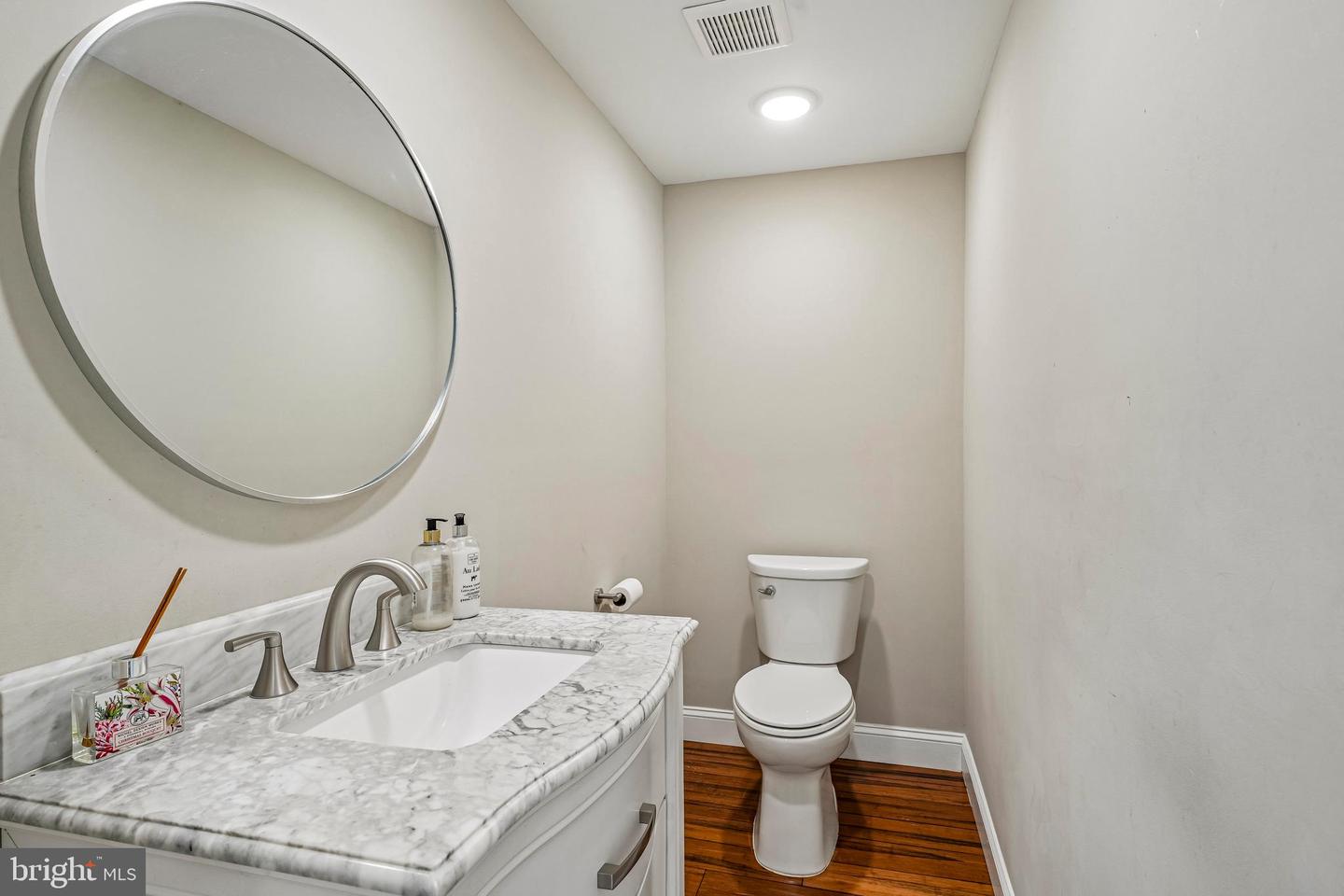 10 Maple Ln Property Photo 24